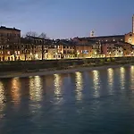 10\' Piazza Erbe, Elegance In The Heart Of Verona